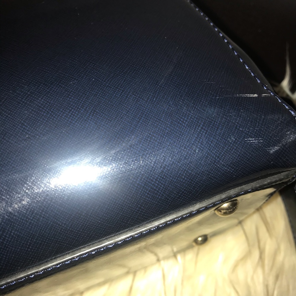 Like new Navy handbag 👜 - Picture 12 of 15
